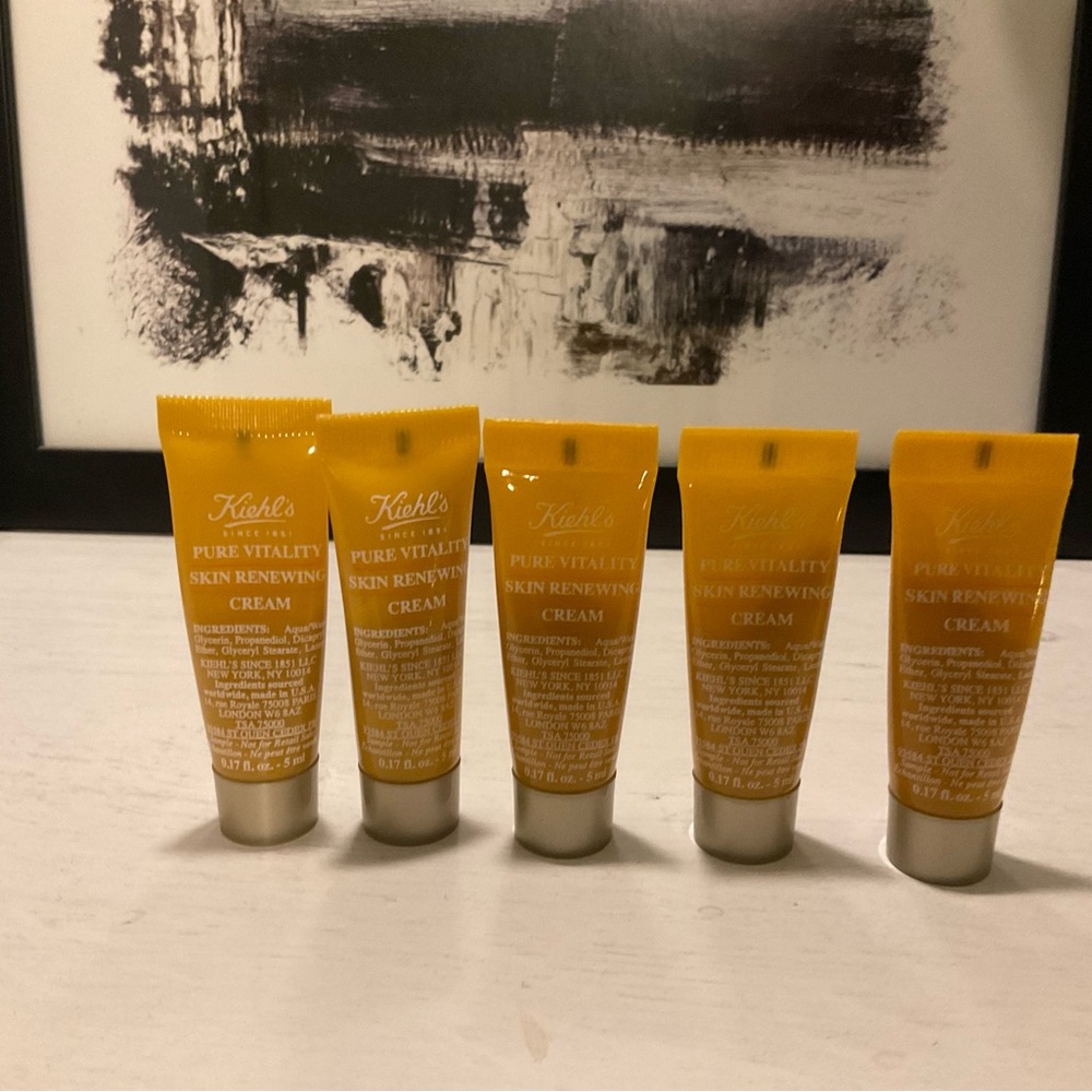 Kiehl's Pure Vitality Skin Renewing Cream - Yellow